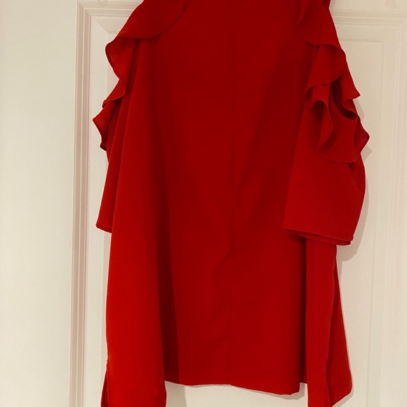 Maette red cold shoulder top size M - Picture 3 of 4